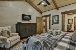 Master king bedroom with 42` TV